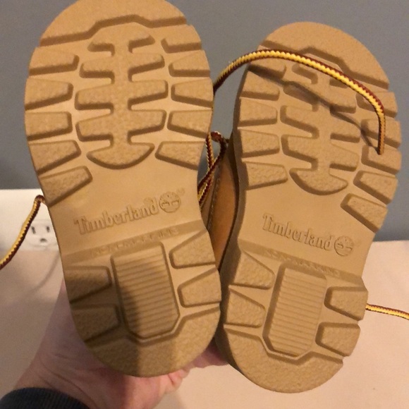 Timberland Boots-like new - Picture 5 of 7